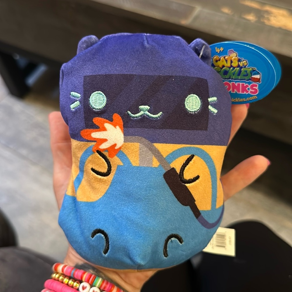 Cats vs. Pickles Chonk